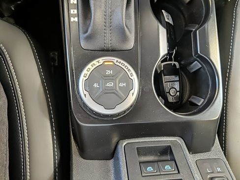 Used 2025 Ford Bronco Outer Banks image 22