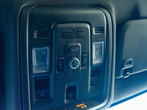 Used 2023 Chevrolet Suburban RST image 22