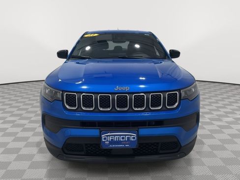 Used 2023 Jeep Compass Sport image 4