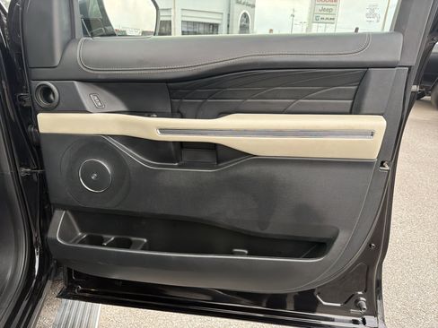 Used 2020 Ford Expedition Platinum image 16