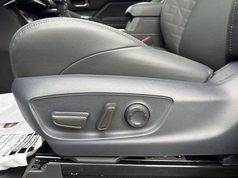 New 2025 Toyota Tacoma TRD Off-Road image 15