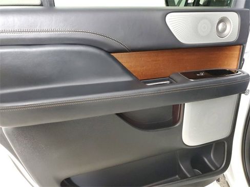 Used 2023 Lincoln Navigator L Black Label image 11