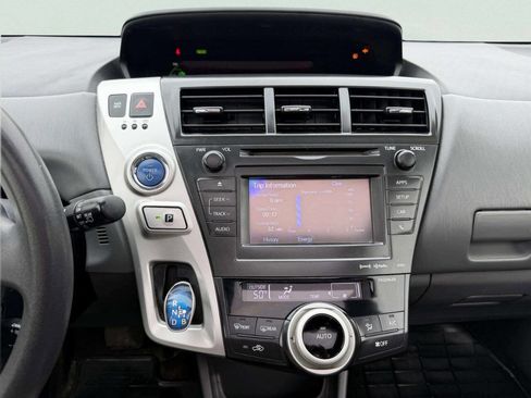 Used 2014 Toyota Prius V Three image 36