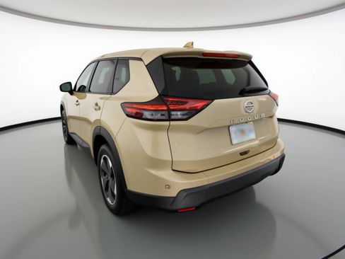 Used 2025 Nissan Rogue SV FWD image 6