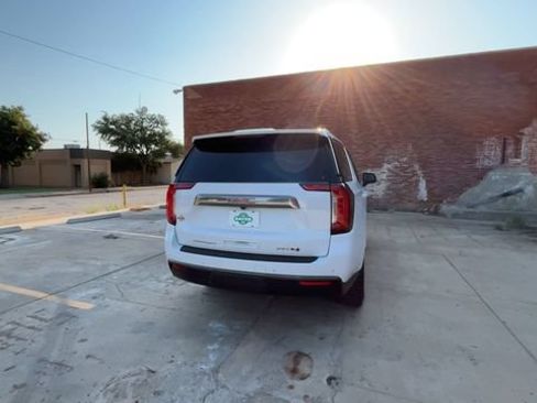Used 2023 GMC Yukon AT4 w/ Technology Package AWD/4WD image 7