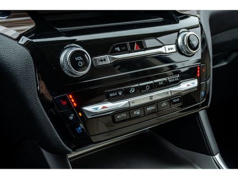 Used 2024 Ford Explorer Limited image 24