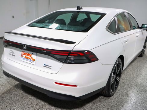 Used 2024 Honda Accord Sport image 7