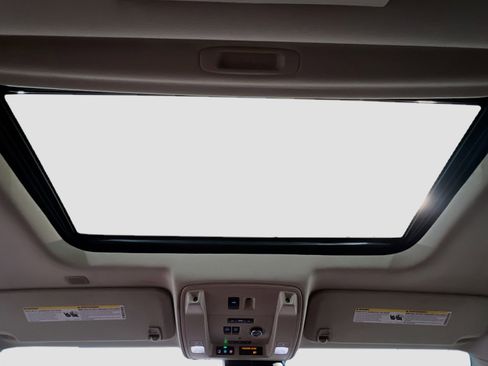 Used 2017 Cadillac Escalade Luxury image 15