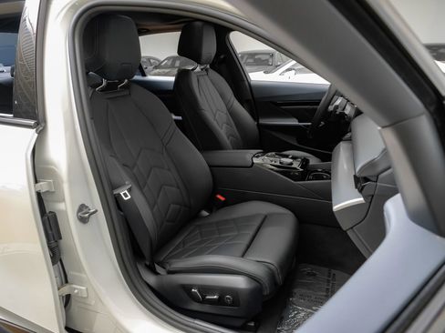 Used 2024 BMW 530i w/ M Sport Package RWD image 38