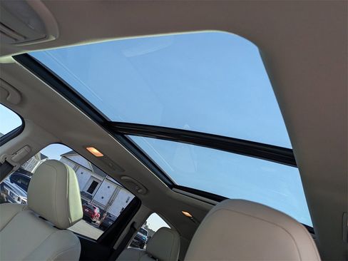 Used 2024 Subaru Ascent Limited w/ Technology Package image 25