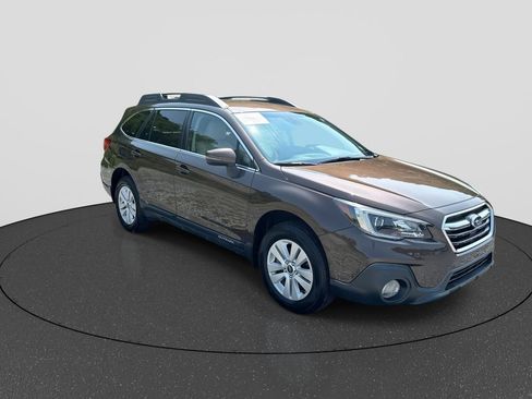 Used 2019 Subaru Outback 2.5i Premium w/ Popular Package #2 AWD/4WD image 2