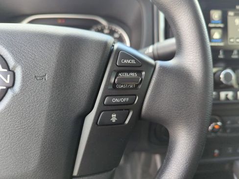 Certified 2025 Nissan Frontier SV RWD image 41