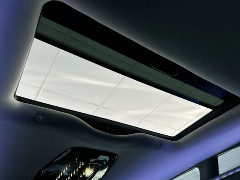 Used 2018 Mercedes-Benz Metris Passenger image 35