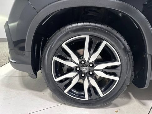 Used 2019 Honda Pilot Touring image 12
