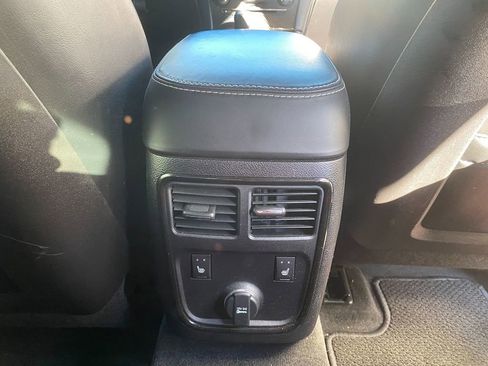 Used 2013 Chrysler 300 SRT8 w/ Leather Interior Group image 28