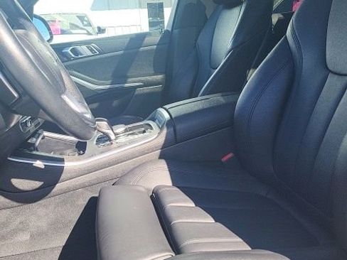 Used 2022 BMW X5 xDrive40i w/ Climate Comfort Package image 8