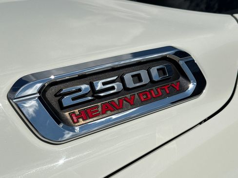 Used 2022 RAM 2500 Laramie AWD/4WD image 6