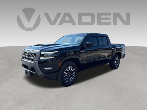 Used 2025 Nissan Frontier SL RWD image 1