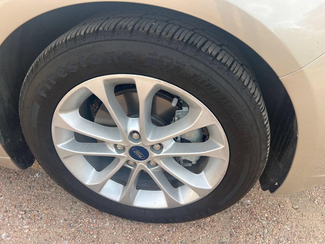Used 2019 Ford Fusion SE FWD image 9