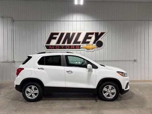 Used 2020 Chevrolet Trax LT w/ Driver Confidence Package image 2