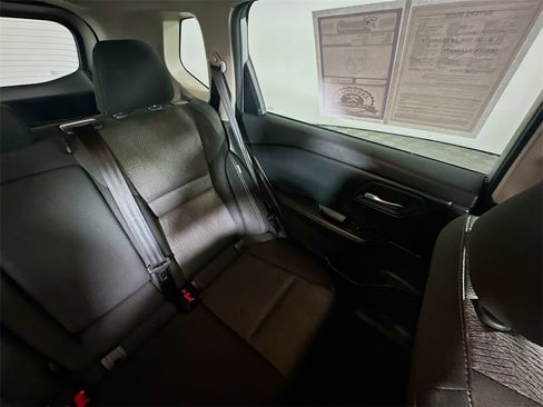 Used 2024 Nissan Rogue SV image 14