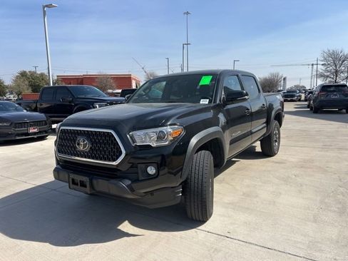 Used 2019 Toyota Tacoma TRD Off-Road image 7