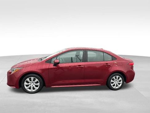 Used 2024 Toyota Corolla LE image 3