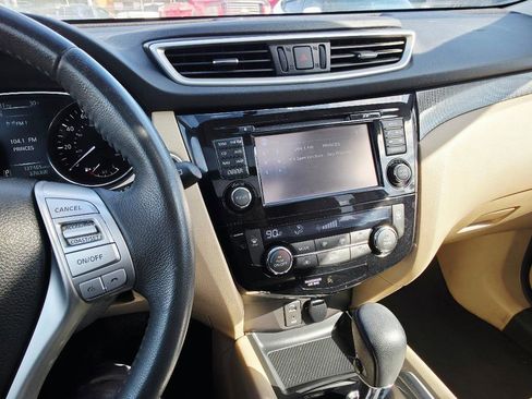 Used 2016 Nissan Rogue SL w/ SL Premium Package image 24