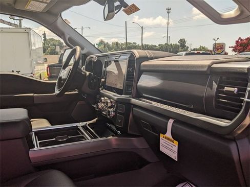 New 2025 Ford F250 Lariat w/ Lariat Ultimate Package image 39