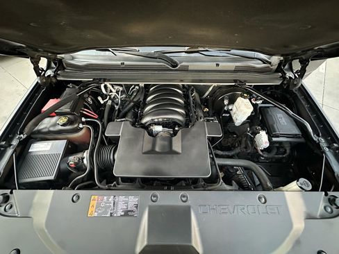 Used 2019 Chevrolet Suburban LT RWD image 59