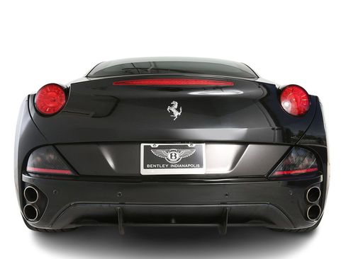 Used 2010 Ferrari California RWD image 7