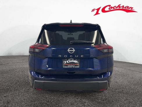 Used 2025 Nissan Rogue SV FWD image 25