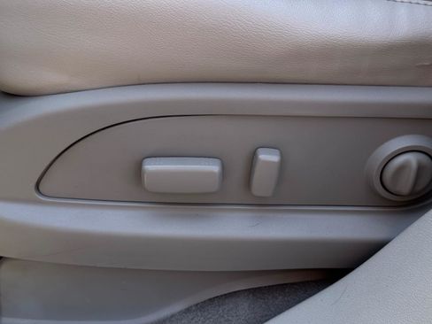 Used 2017 Buick Enclave Leather FWD image 13