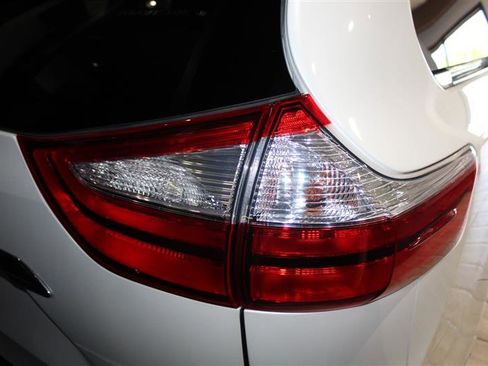 Used 2017 Toyota Sienna Limited Premium image 11