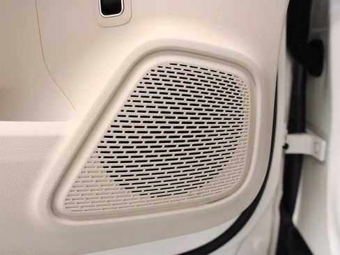 Certified 2025 Mercedes-Benz GLA 250 4MATIC image 24