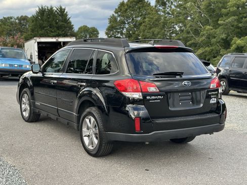 Used 2013 Subaru Outback 3.6R Limited w/ Special Appearance Pkg AWD/4WD image 5