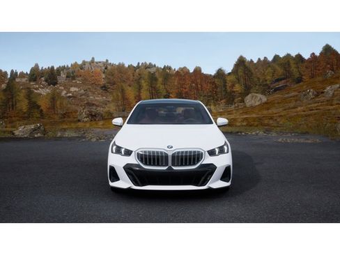 New 2026 BMW 530i image 3
