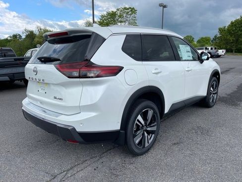 New 2025 Nissan Rogue SL w/ Tech Package image 5