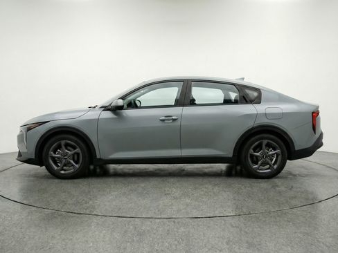 Used 2025 Kia K4 LXS image 5