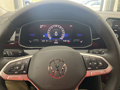 New 2026 Volkswagen Jetta SE FWD image 20