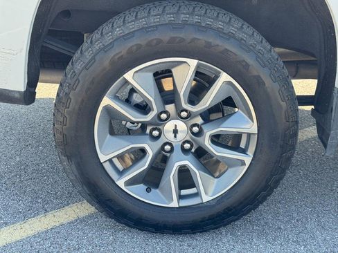 Used 2025 Chevrolet Silverado 1500 RST w/ Z71 Off-Road Package image 7