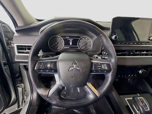 Used 2022 Mitsubishi Outlander SEL Black Edition image 13