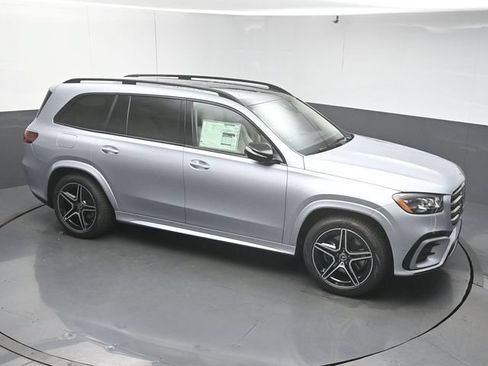 Used 2026 Mercedes-Benz GLS 450 4MATIC image 43