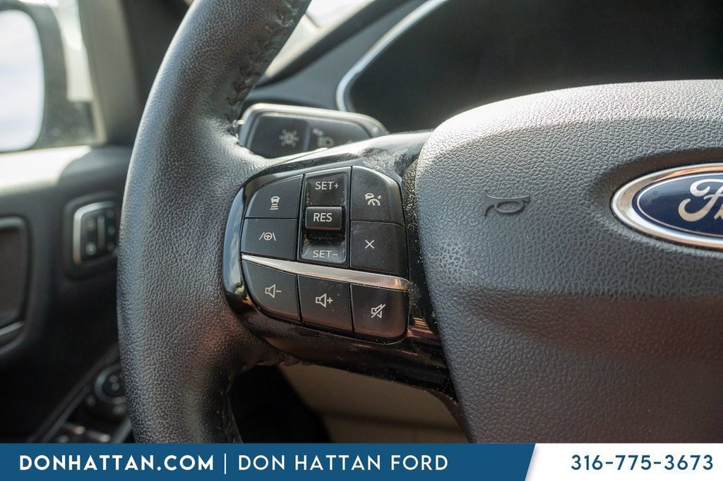 Used 2021 Ford Escape Titanium AWD/4WD image 10