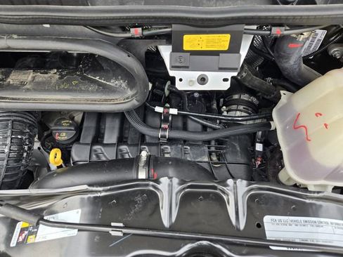 Used 2025 RAM ProMaster 2500 w/ Premium Convenience Group image 30