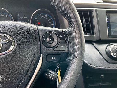 Used 2018 Toyota RAV4 LE w/ All Weather Liner Package FWD image 19