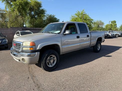 Used 2005 GMC Sierra 2500 SLT w/ Heavy-Duty Power Package image 1