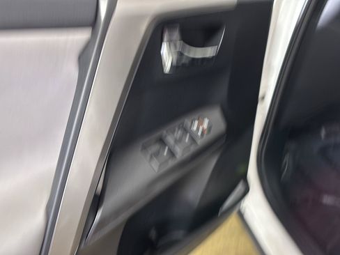 Used 2017 Toyota RAV4 XLE w/ Convenience Package AWD/4WD image 24