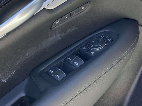 Used 2023 Cadillac XT5 Premium Luxury FWD image 16