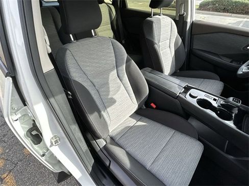 Used 2023 Nissan Rogue SV image 24